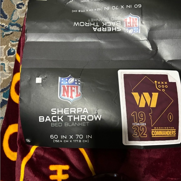 NEVER USED WASHINGTON COMMANDERS BLANKET AND MUG - Picture 2 of 7